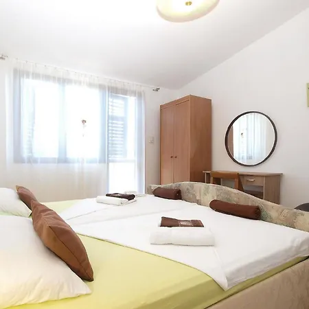 Apartment Fuer 5 Personen Ca 78 Qm In Peroj, Istrien Istrische Riviera